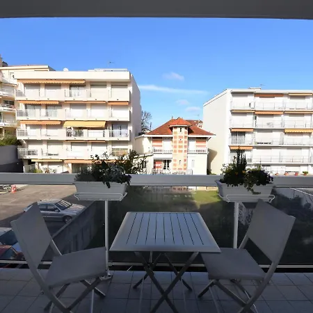 公寓 : T2 Moderne A 2 Pas De La Avec Balcon, Wifi, Parking Et Tv Cinema - Fr-1-420-71 *