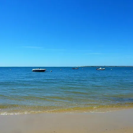 : T2 Moderne A 2 Pas De La Avec Balcon, Wifi, Parking Et Tv Cinema - Fr-1-420-71 Apartmán