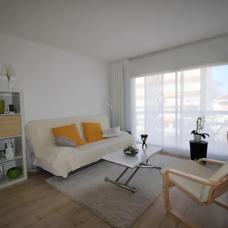 Lejlighed : T2 Moderne A 2 Pas De La Avec Balcon, Wifi, Parking Et Tv Cinema - Fr-1-420-71 *