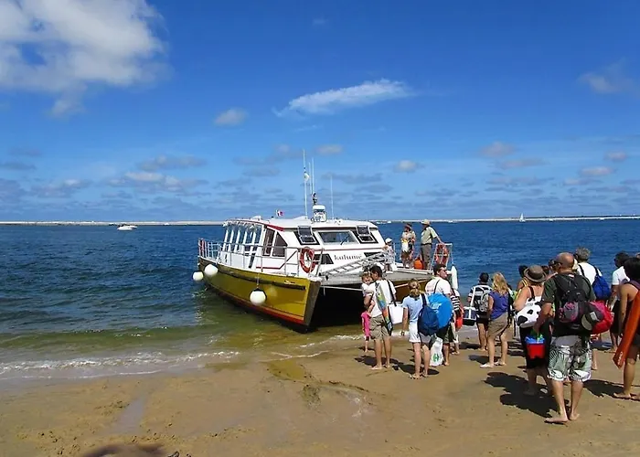 : T2 Moderne A 2 Pas De La Avec Balcon, Wifi, Parking Et Tv Cinema - Fr-1-420-71